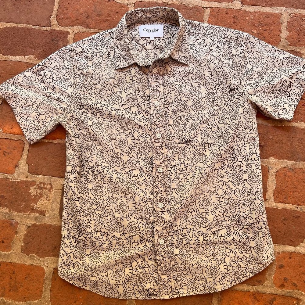 CORRIDOR  NYC Men's Short Sleeve Shirt in Large